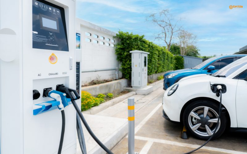Síp khai trương trạm sạc xe điện tích hợp năng lượng mặt trời đầu tiên
